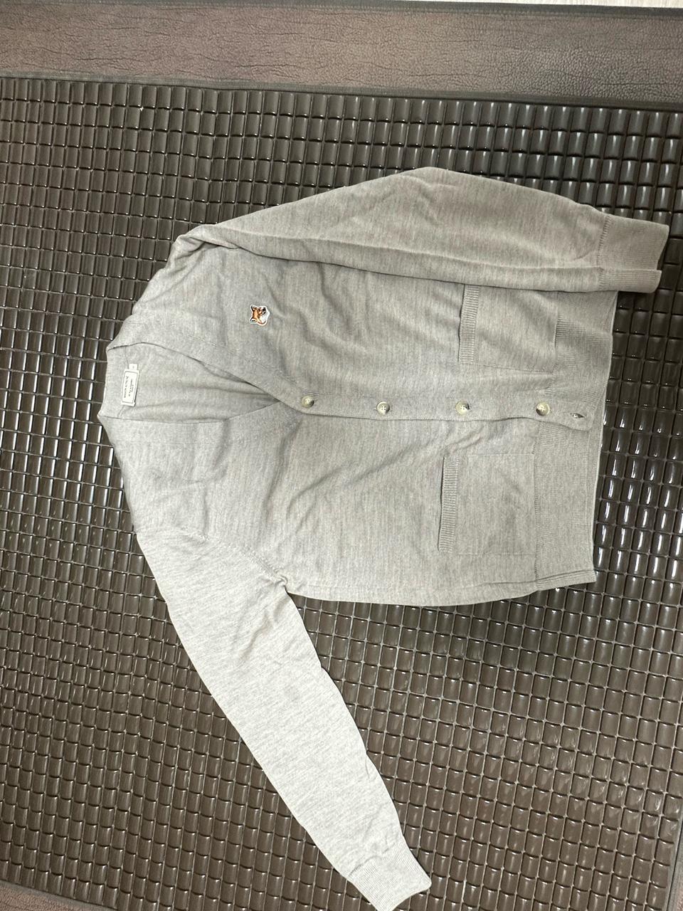 매종키츠네 폭스헤드 로고 가디건 베이지