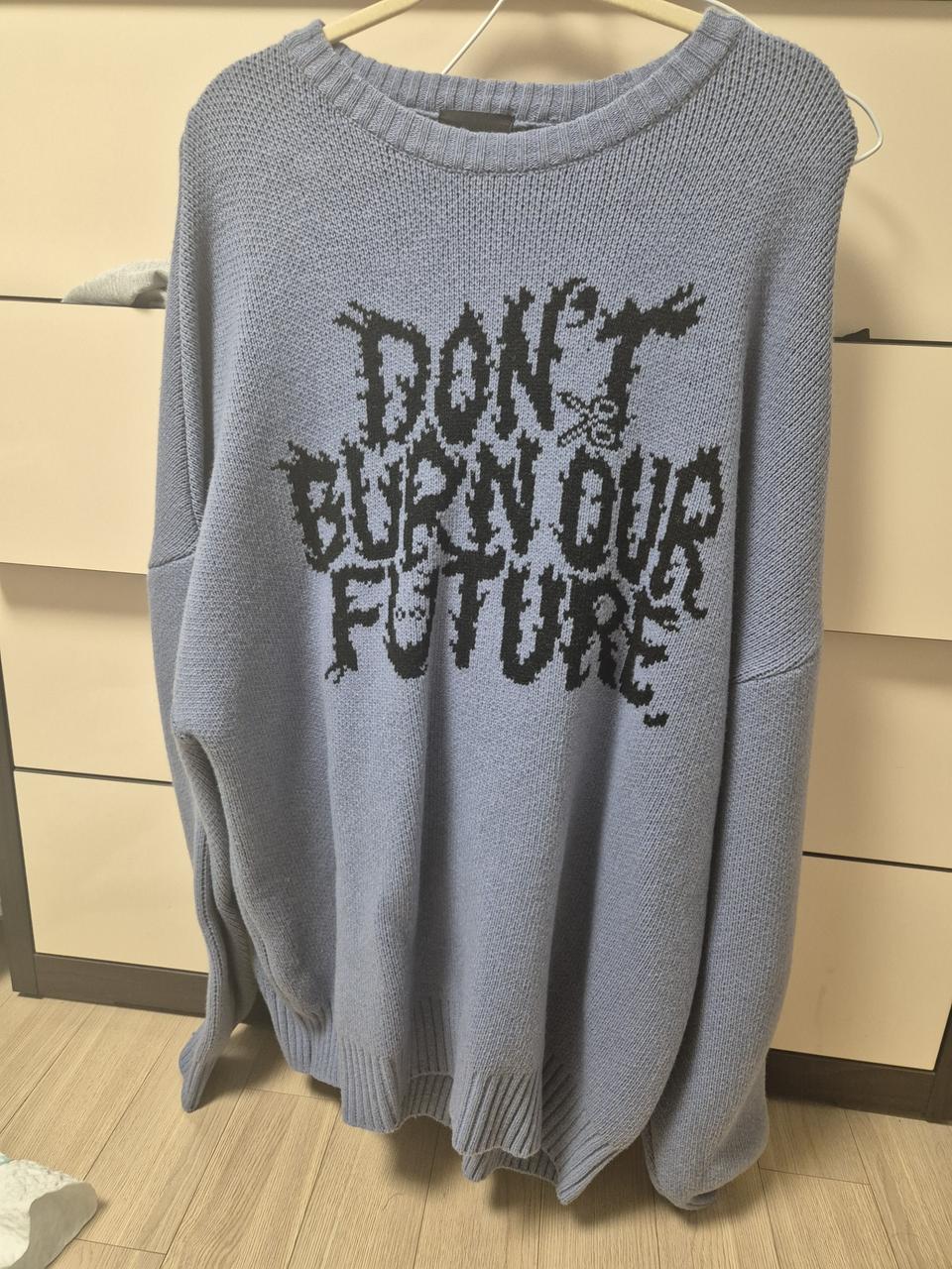 아조바이 아조 스웨터