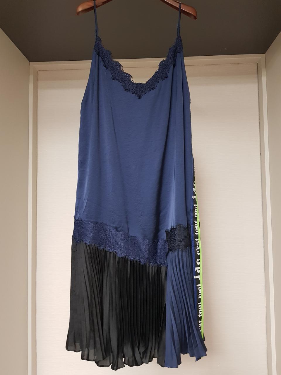 럭키슈에뜨 레이스배색 원피스(택포)