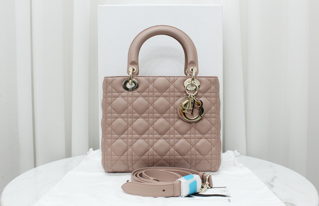 디올 레이디백 램스킨 파드 핑크 미듐 토트&숄더백 M0565