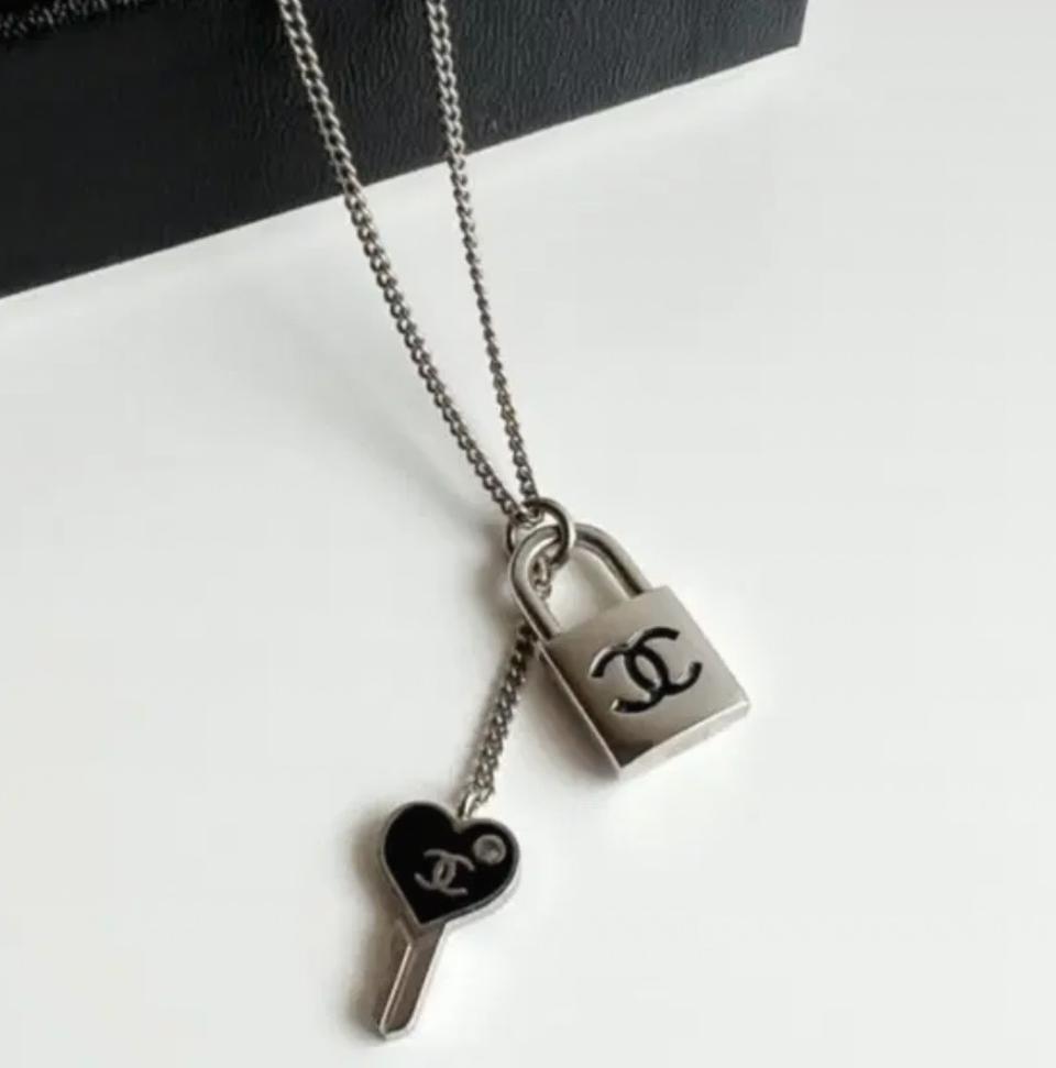 샤넬 자물쇠 목걸이
