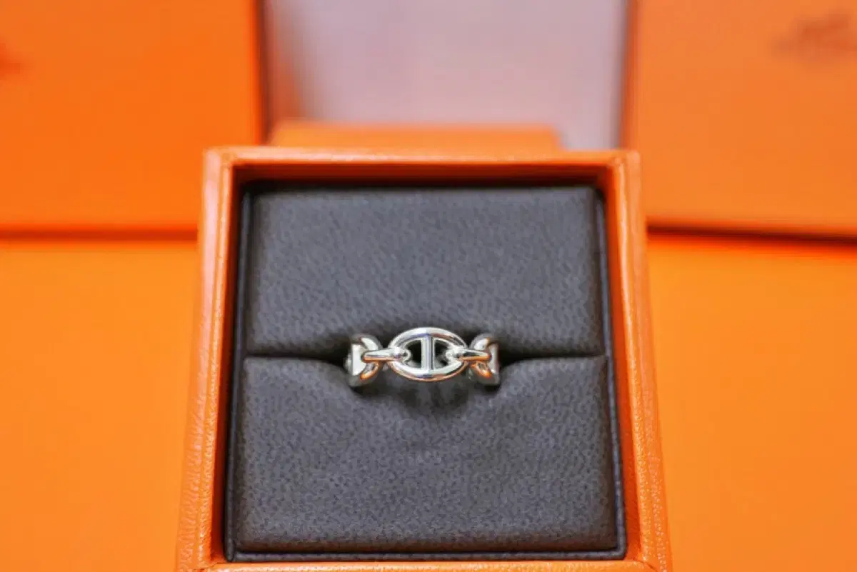 [백화점 새상품]에르메스 샹달 반지 실버 57사이즈 미개봉 새상품