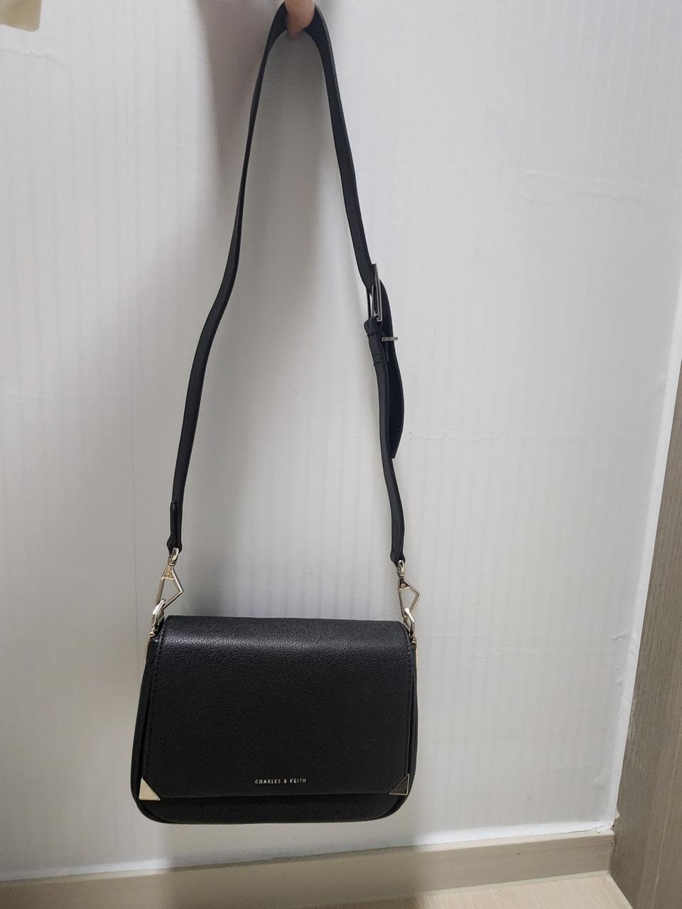 찰스앤키스 크로스백 새상품