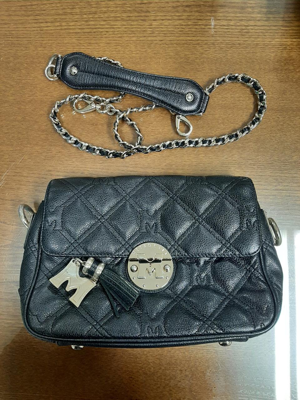 정품 메트로시티 키링장식 크로스 숄더백