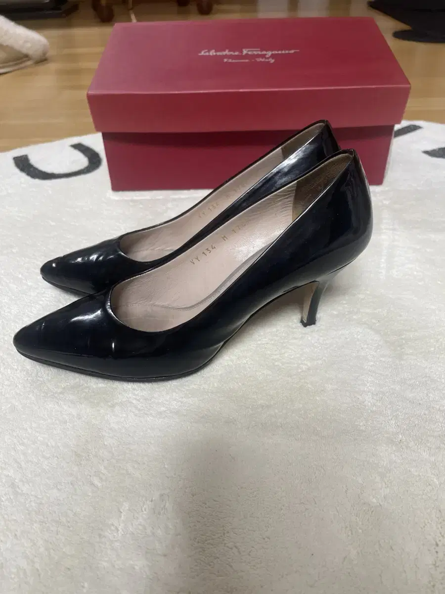 페라가모 정품 구두 US6D 230 굽 7cm