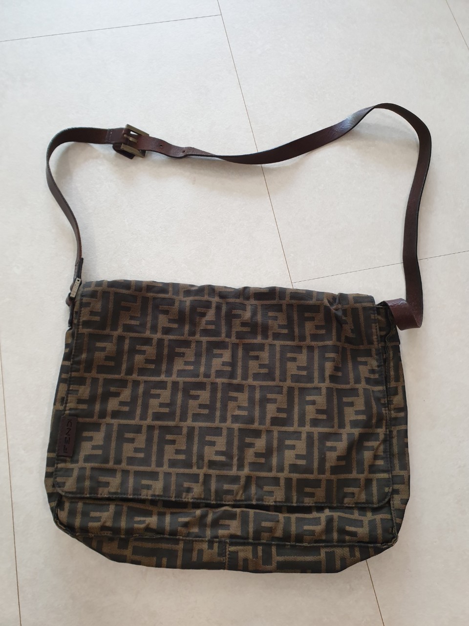 펜디주카 크로스백