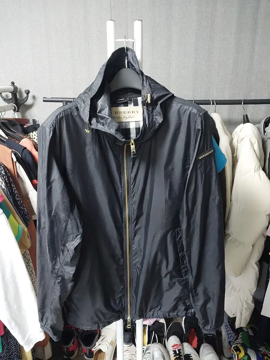 버버리 남성 바람막이