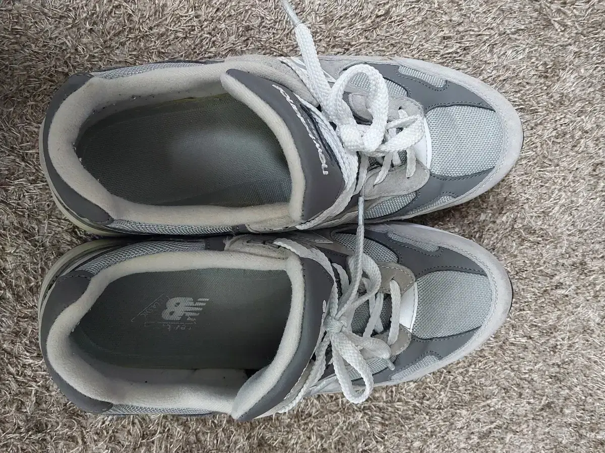 뉴발란스 922. 235 사이즈