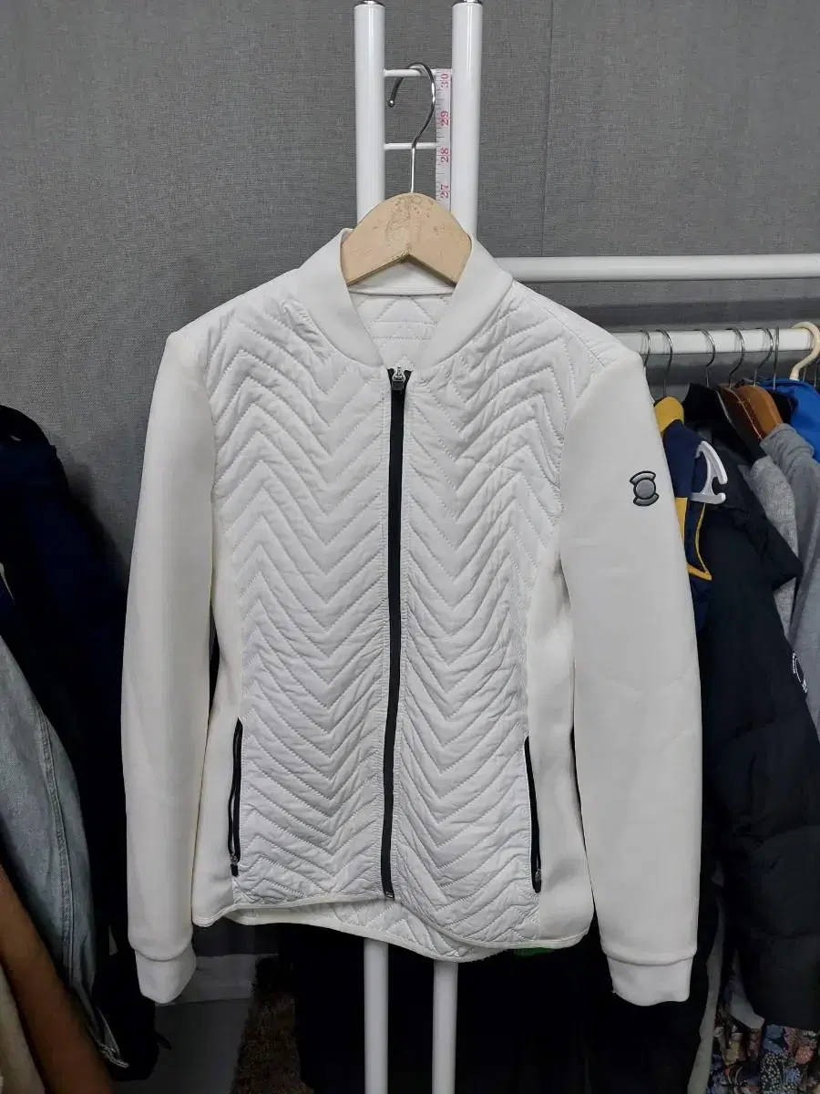 와이드앵글 집업