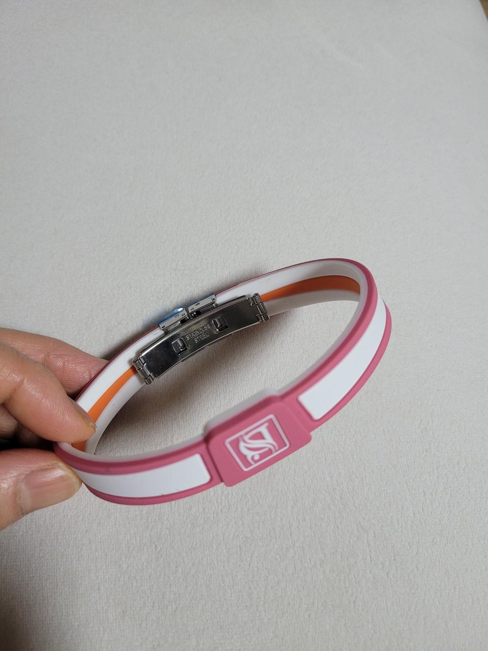 선수들이 많이 찬다는 음이온 건강팔찌