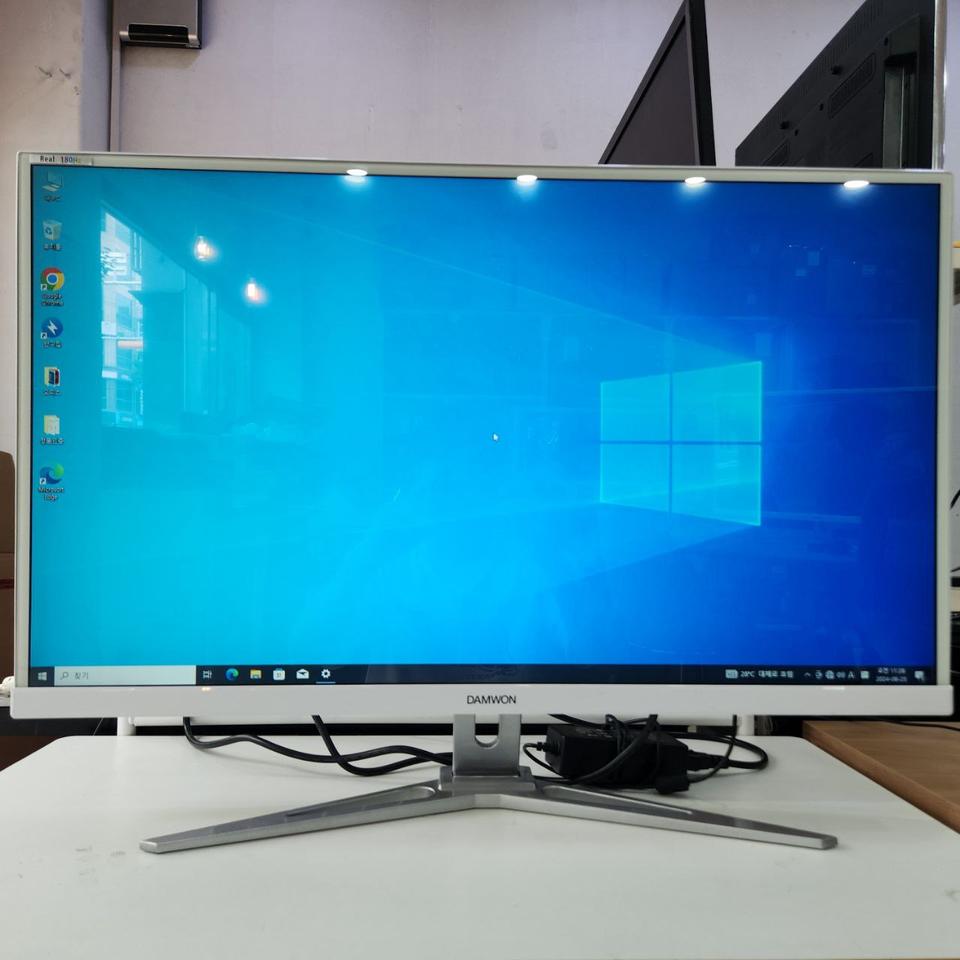 담원 32인치 180Hz 게이밍 모니터 팝니다