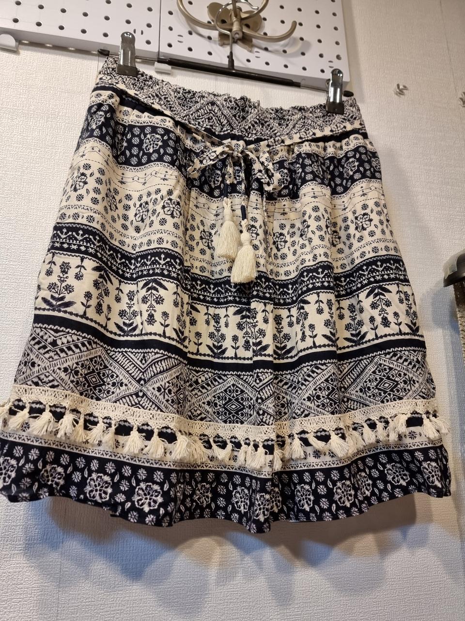 새옷 허리 밴딩 레이온 스커트  써스데이아일랜드 t174msk237w