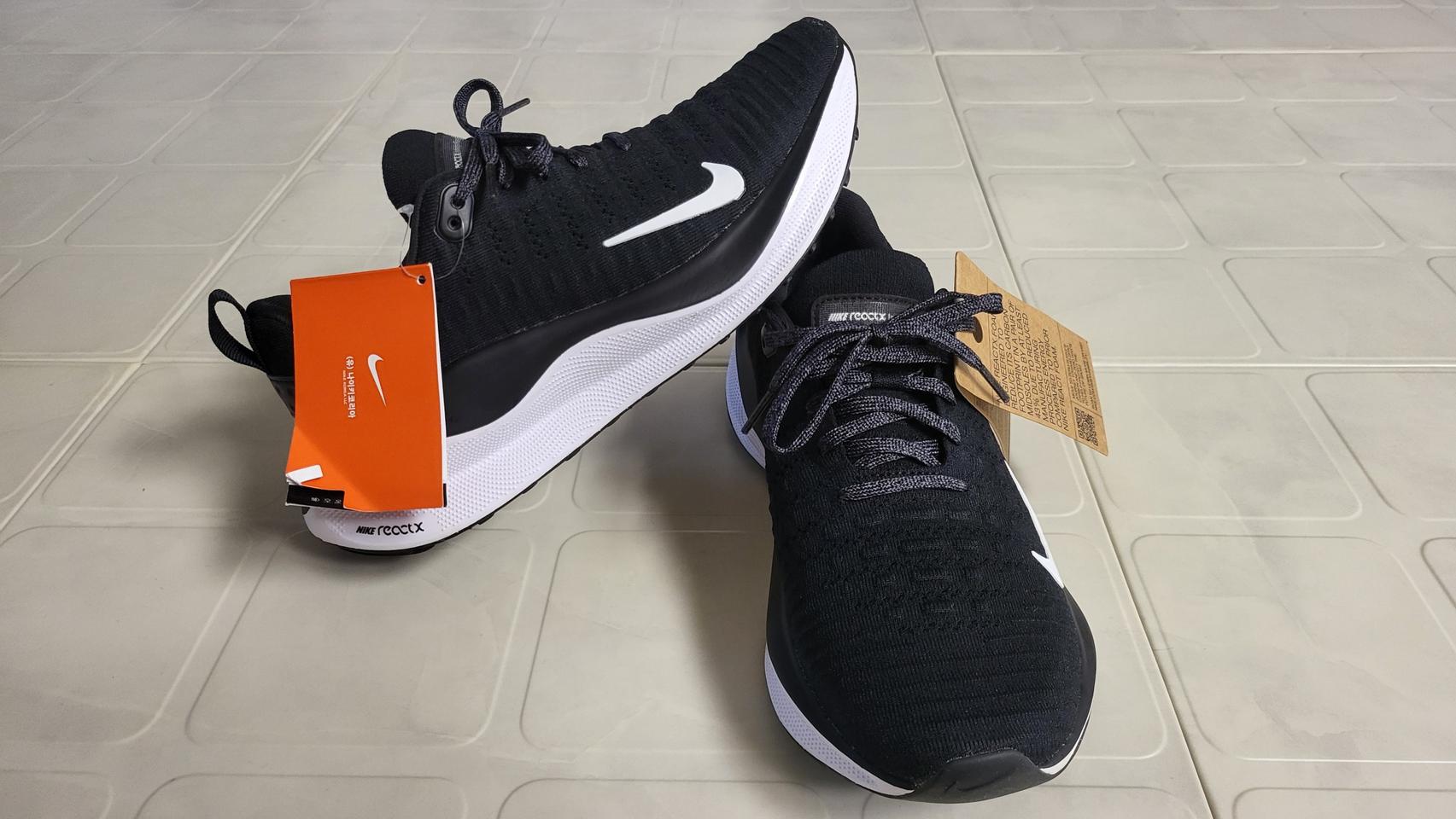 나이키 인피니티 런4  250