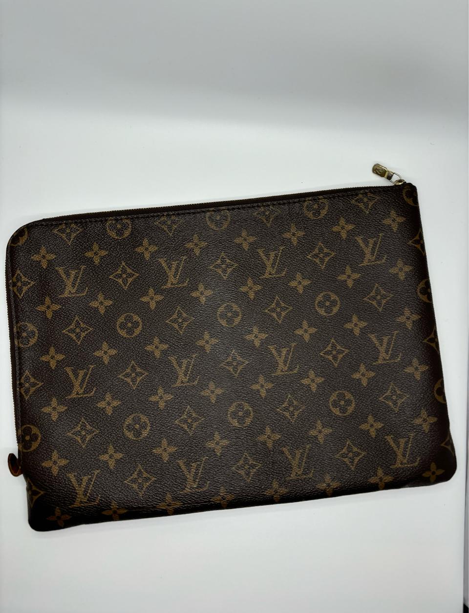 루이비통 모노그램 에튀보야주 클러치