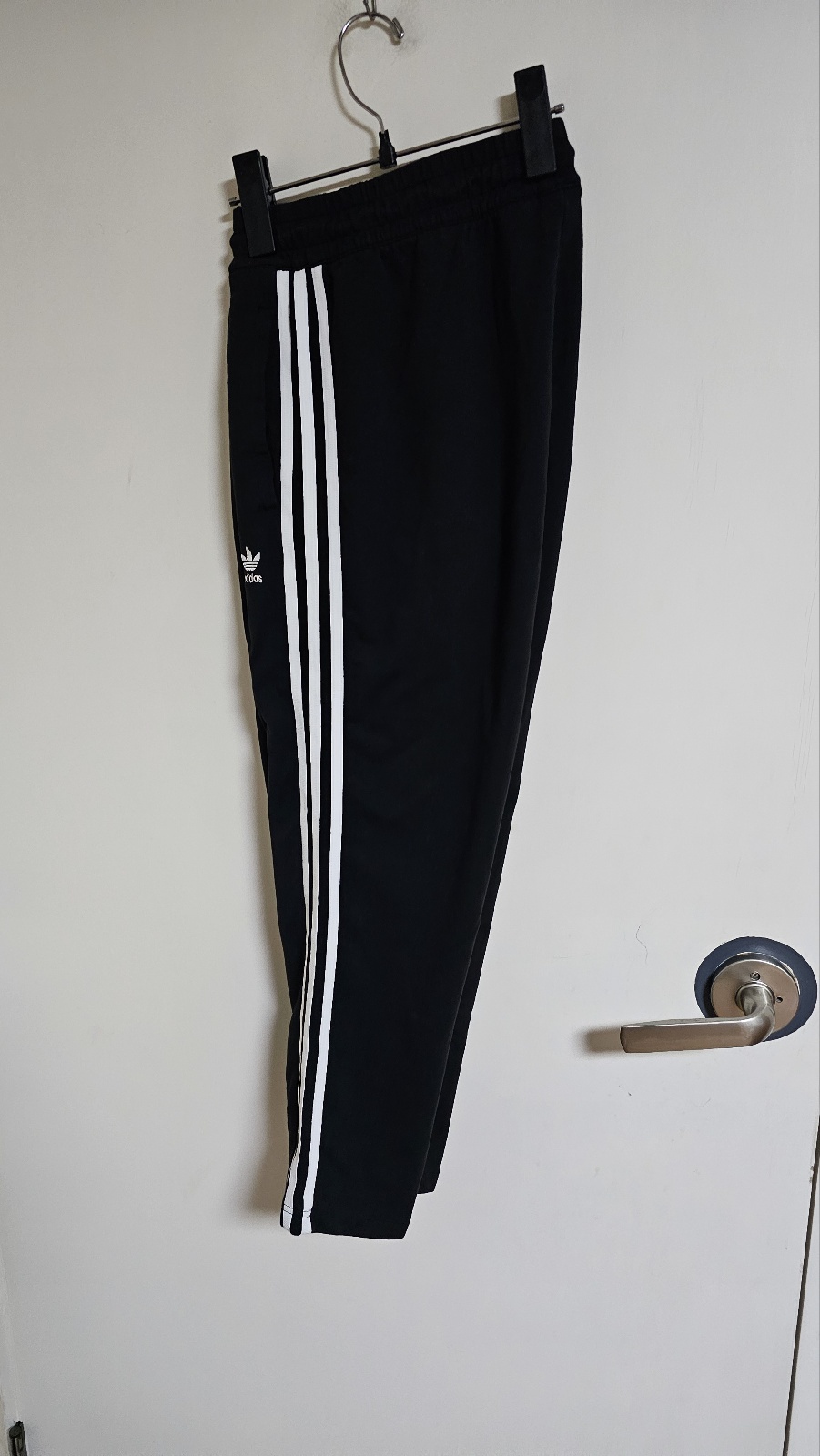 아디다스 크롭 삼선 여성 트레이닝팬츠 j110