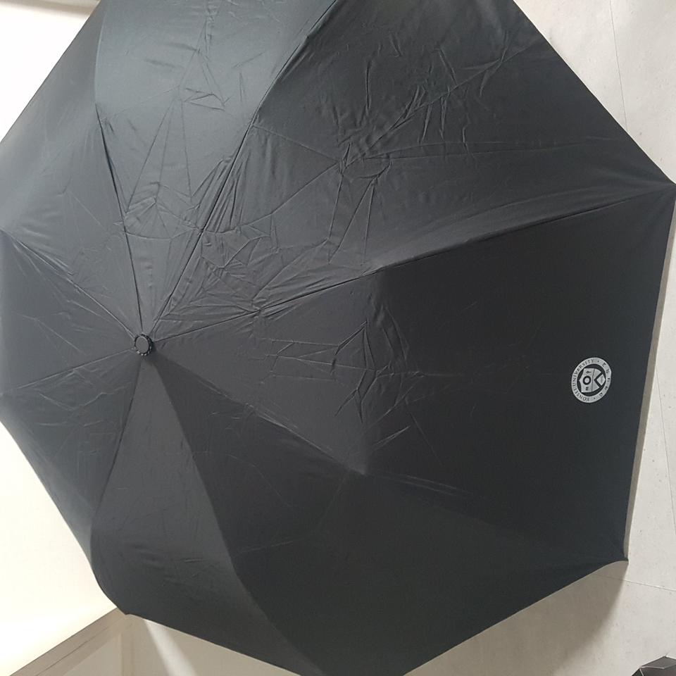 우산 UI 고급 우산 (새제품)  2단 자동 반길이 70cm 차광 연세