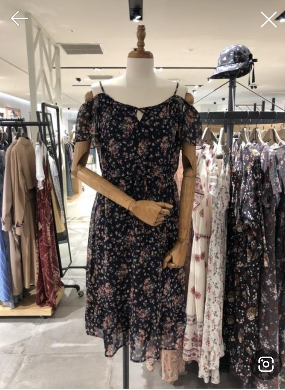 새상품 S 슬리브리스 오프숄더 원피스 써스데이아일랜드  T194mop28