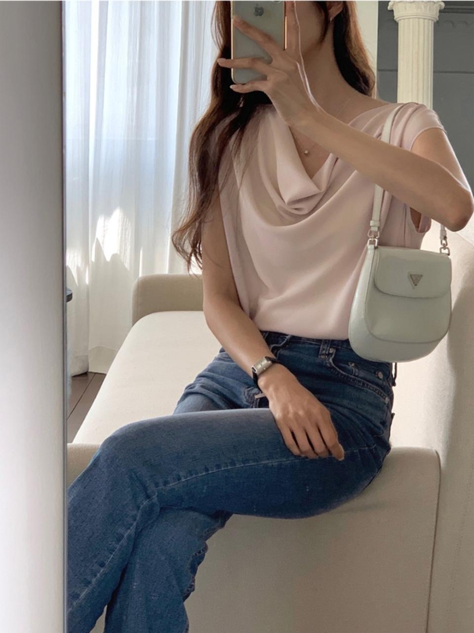 핑크 드레이프 블라우스