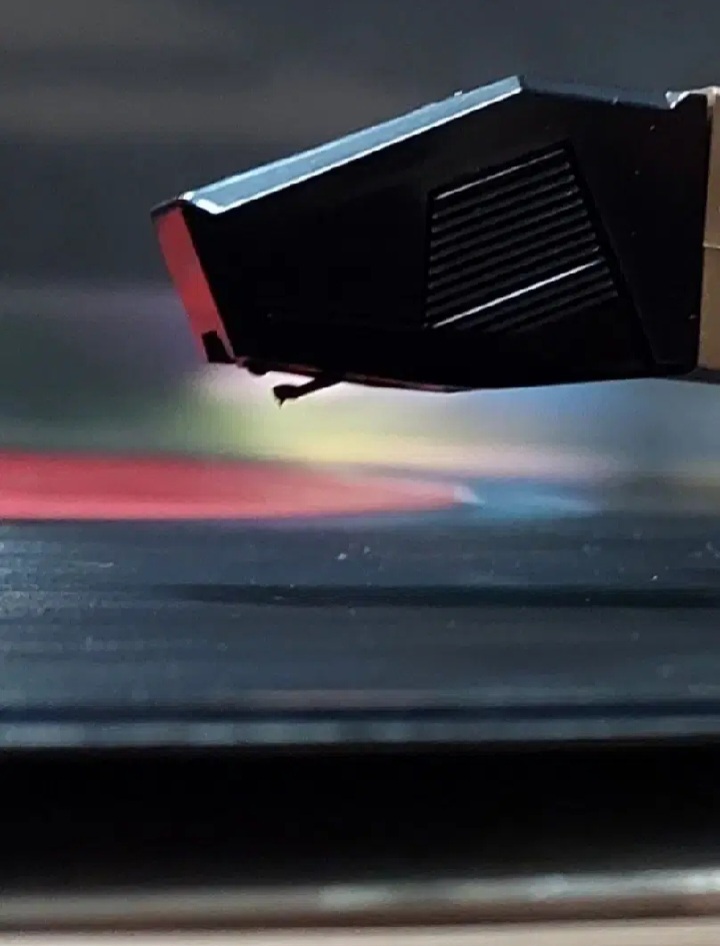 인켈 골드 반자동 벨트 드라이브방식 턴테이블