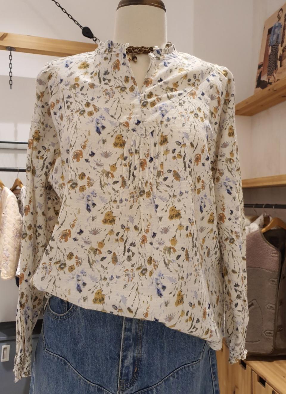 새옷 S 프릴 네크 플라워 블라우스 써스데이아일랜드 t192mbl131w