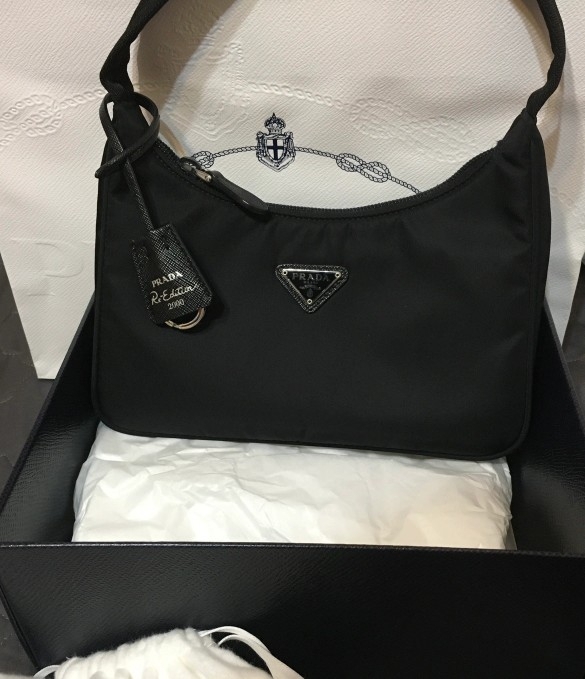 프라다 미니호보백 리에디션