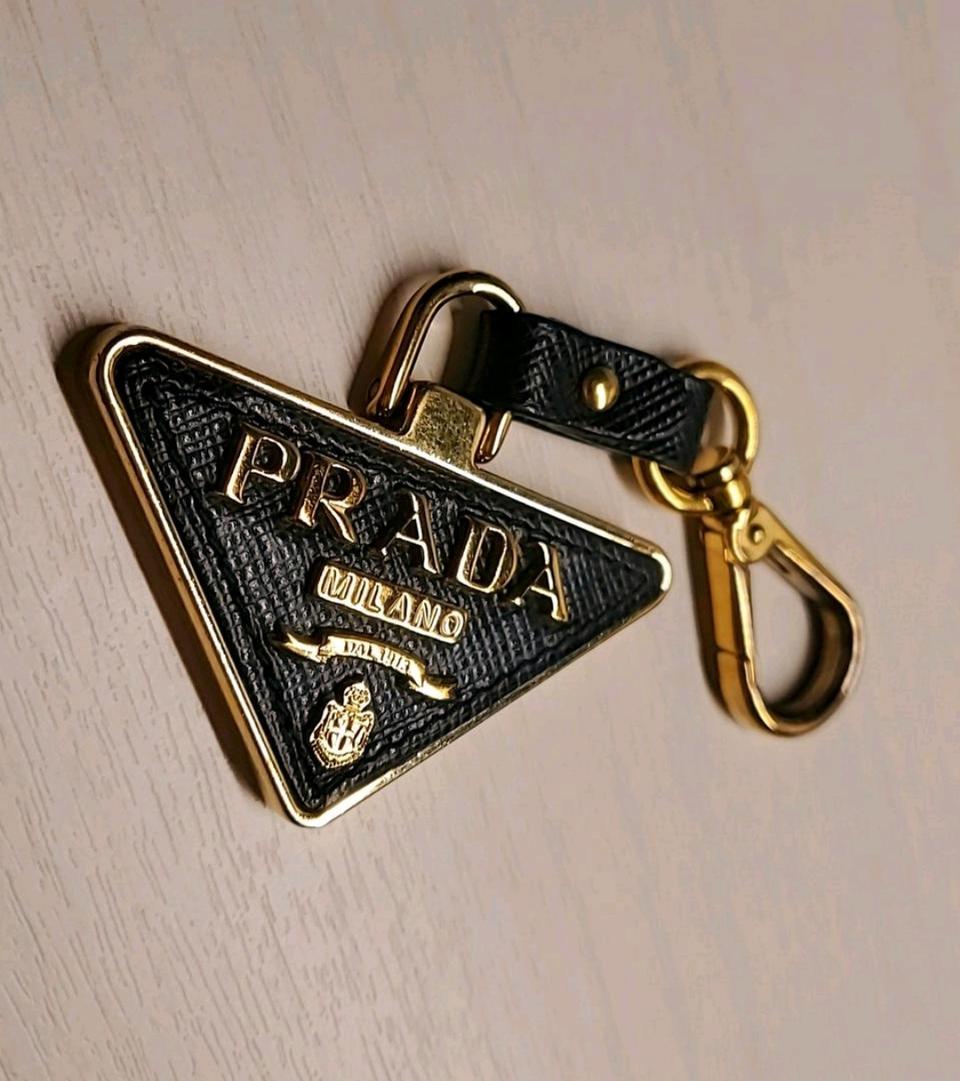 정품 프라다 키체인 남녀공용