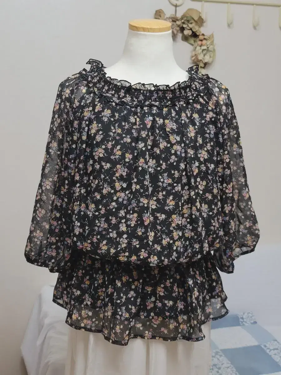 일본빈티지 블랙 꽃무늬 밴딩 블라우스 양산형 히피 보헤미안 갸루