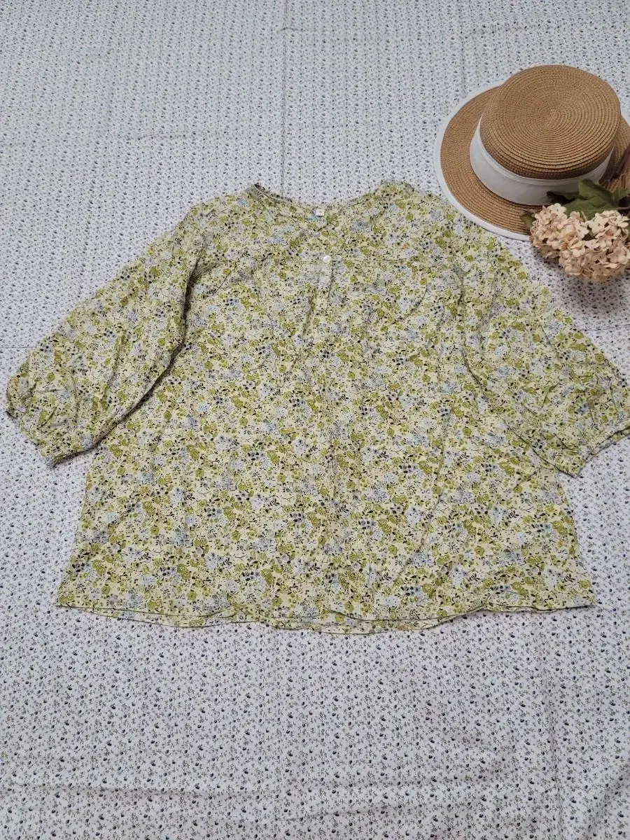 일본빈티지 노랑색 꽃무늬 블라우스 TOPVALU