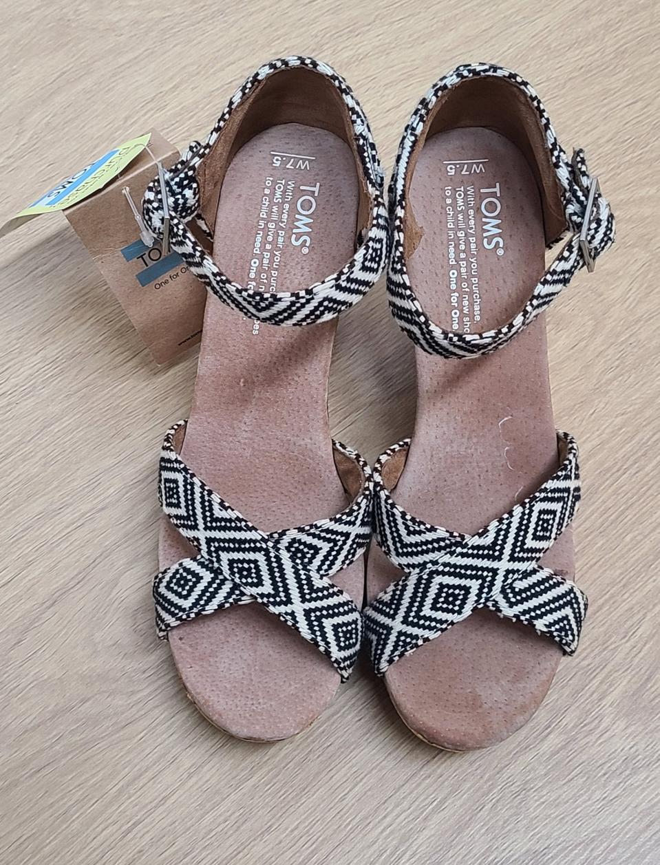 탐스웨지힐38/245