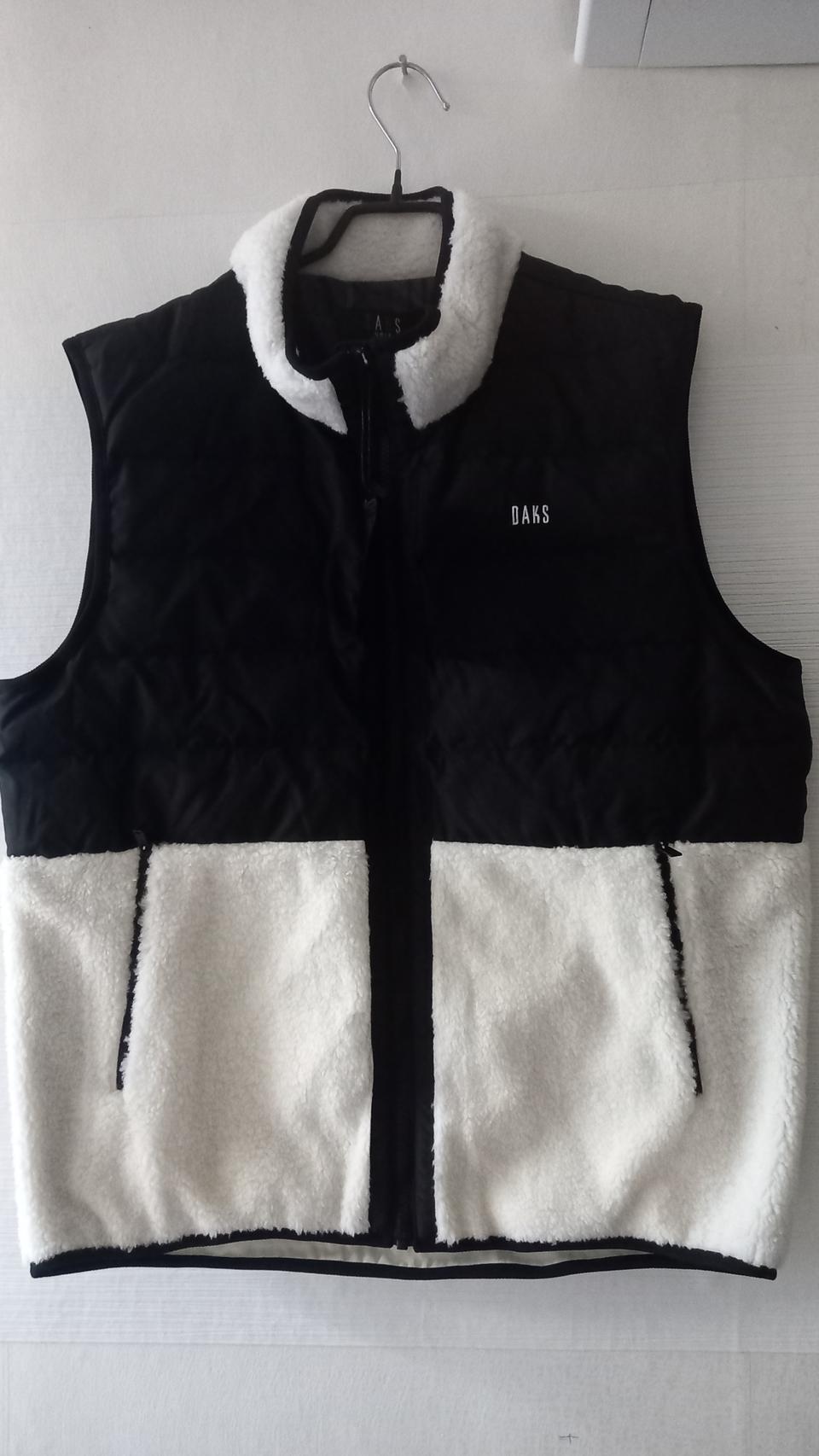 DAKS golf 텍달린 오리털 조끼 (105~110)