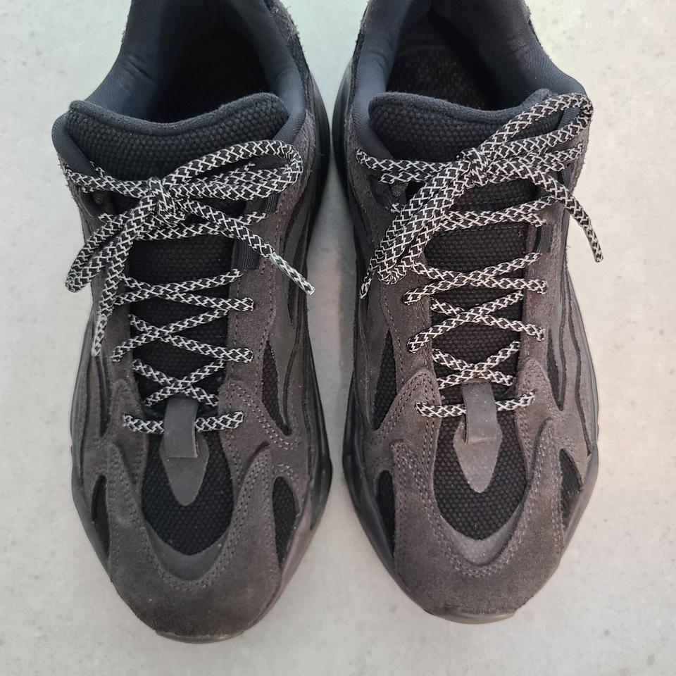 [270] 아디다스 이지부스트700 V2 반타