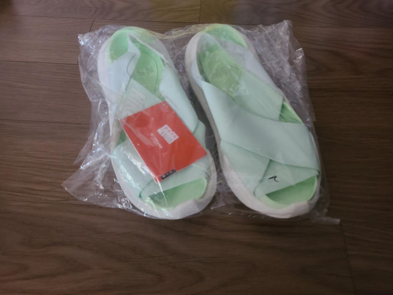 나이키 220여자샌들입니다