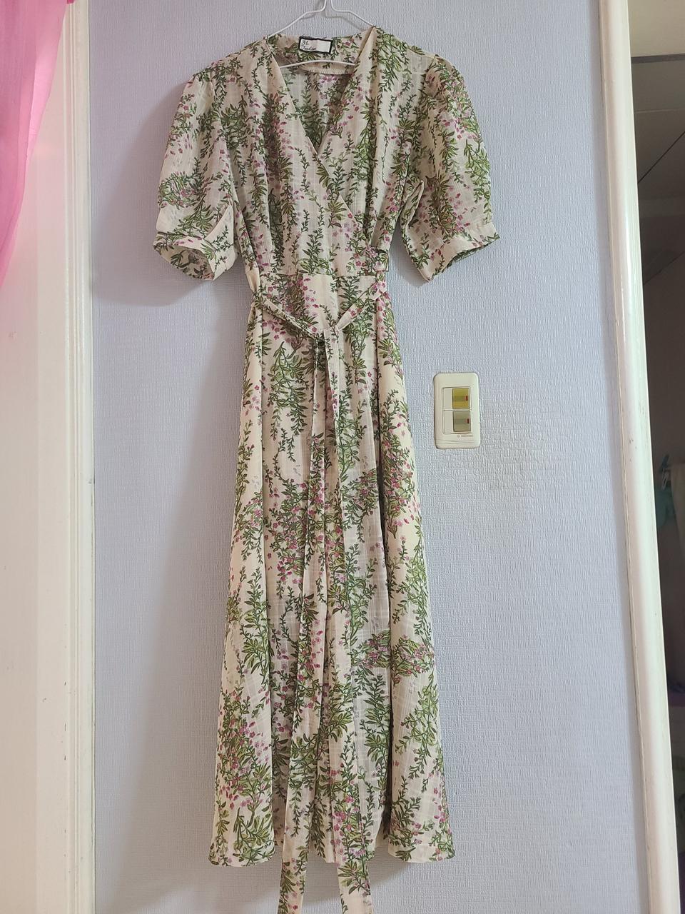 아이보리 랩원피스