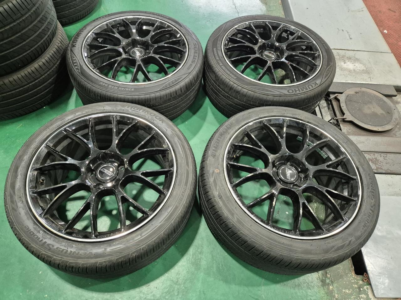 아비드 G16 18인치휠타이어세트 판매합니다