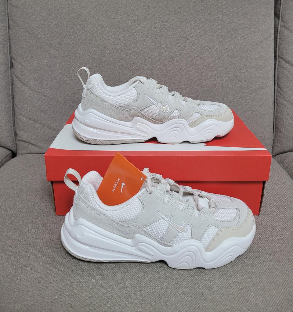 230 나이키 운동화 (정가는 129,000원)