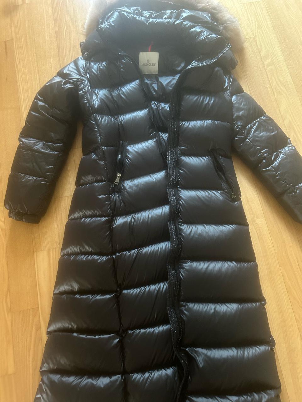 몽클레어 롱패딩 (풀마러스) 가격제한 받습니다.