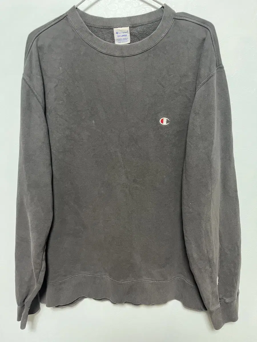 챔피온 다크그레이 맨투맨 티셔츠