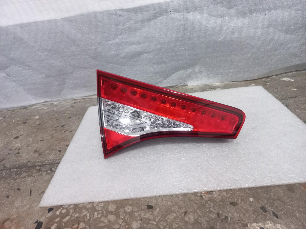 K5 하이브리드 운전석 LED 트렁크등