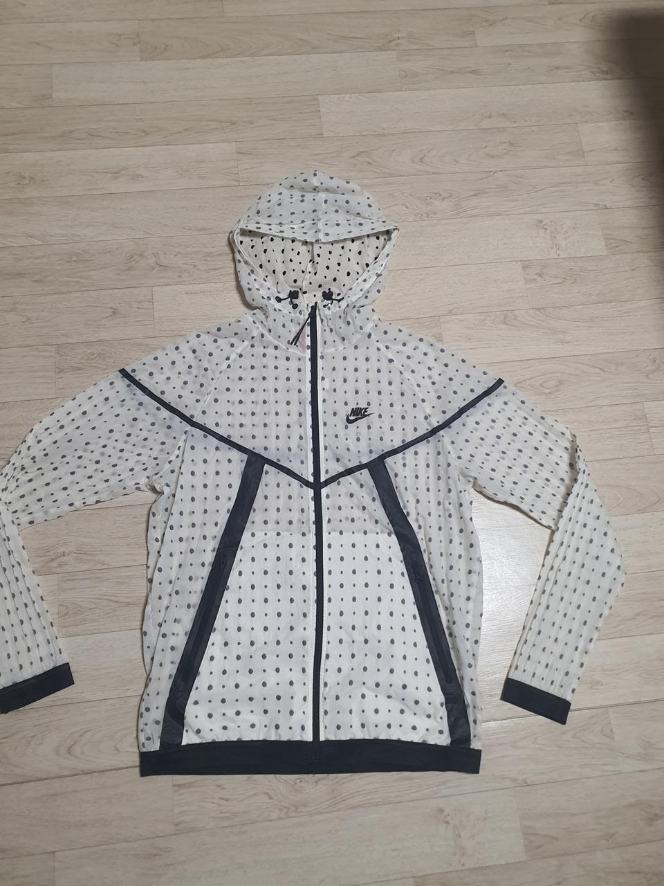 100 나이키 테크 윈드러너 봄여름 얇은 자켓 남100사이즈 완전좋아요