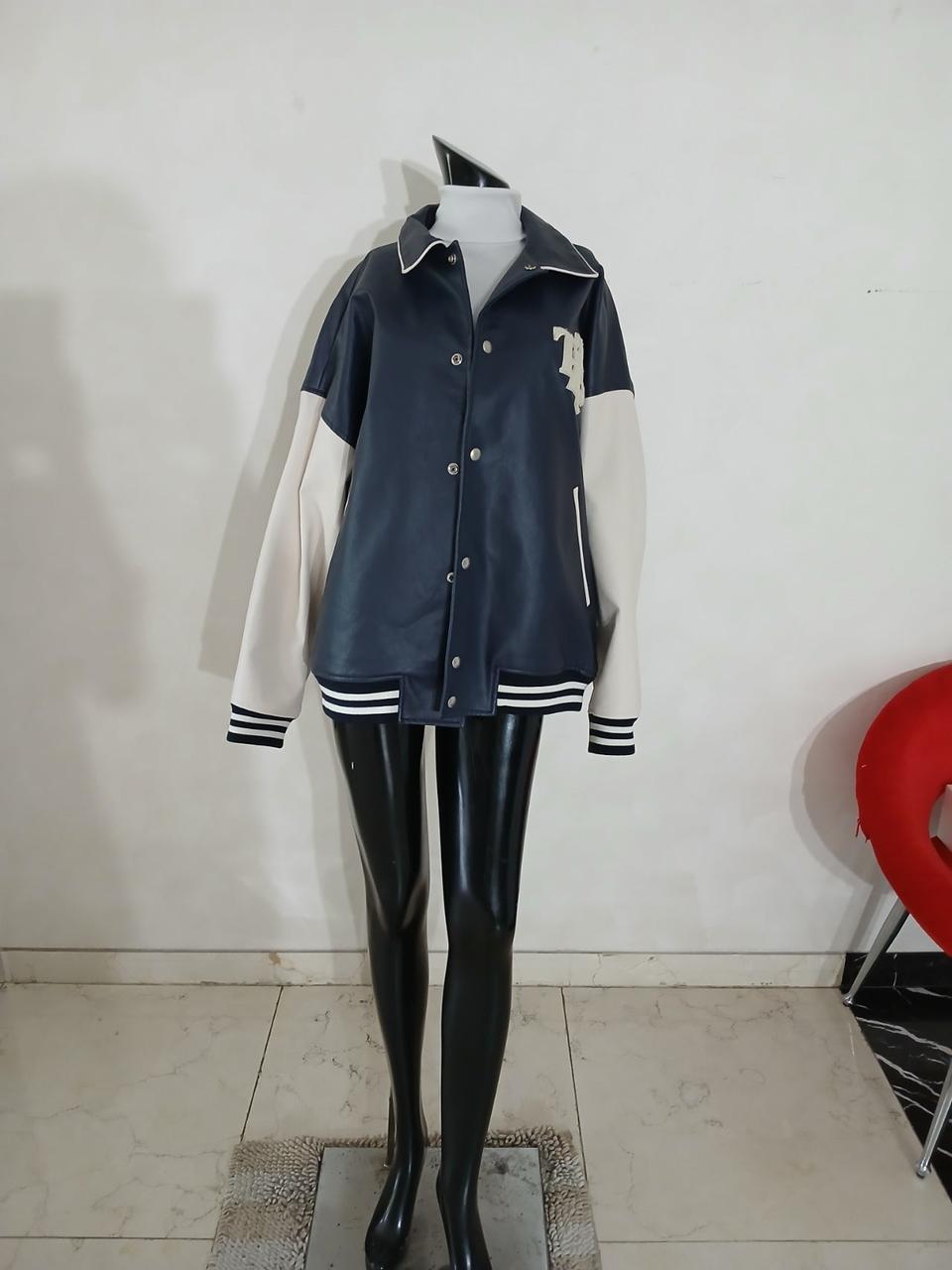 023 테이즈 오버핏 자켓 Free