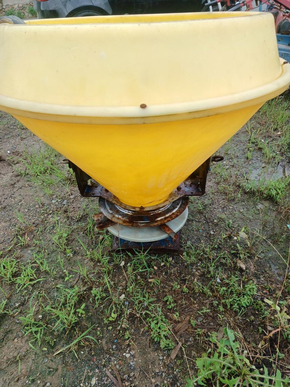 비료살포기 유압식입니다