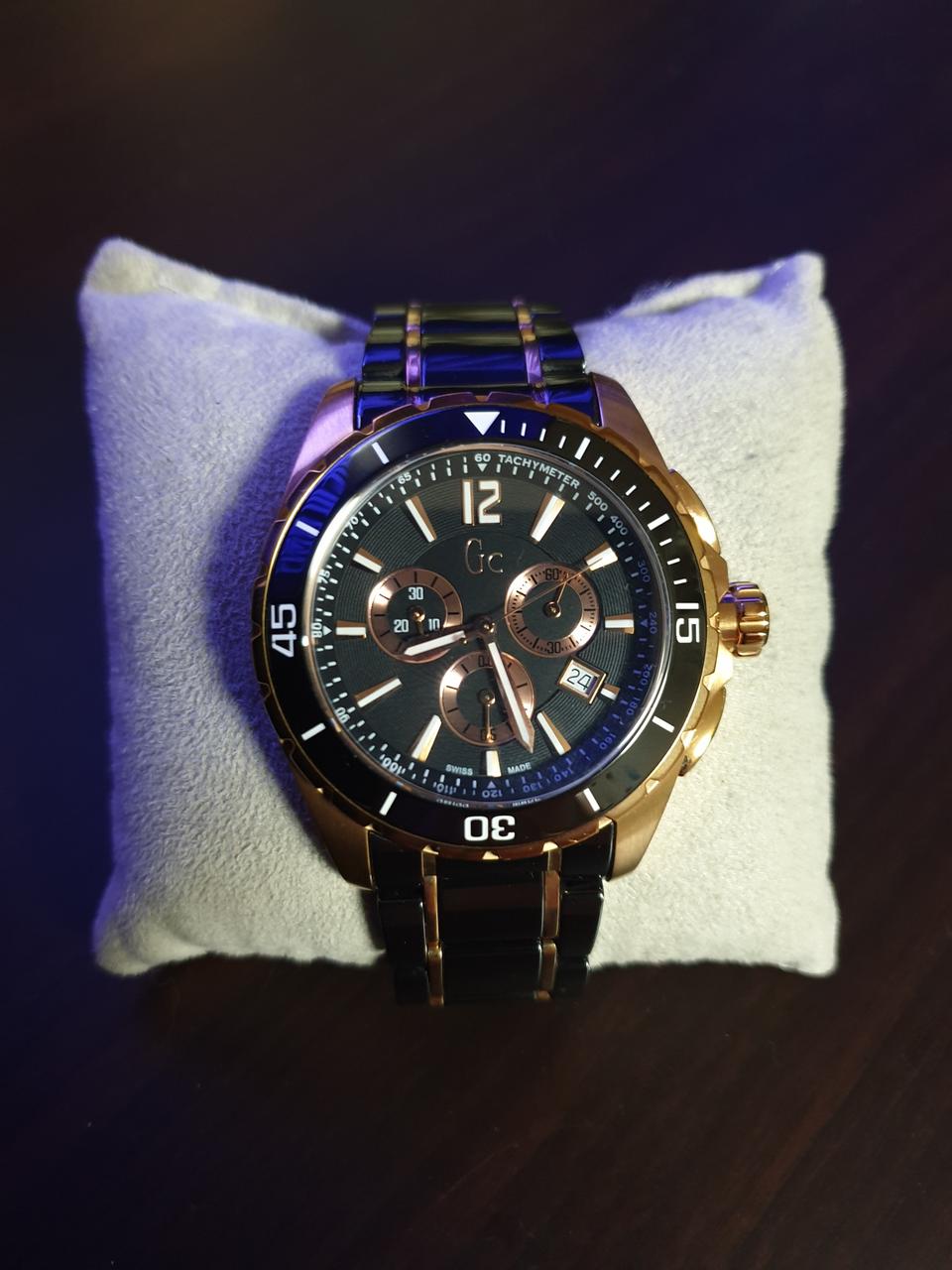 Gc 게스컬렉션  골드/  스위스정품/세락믹/  남성  시계  판매합니다