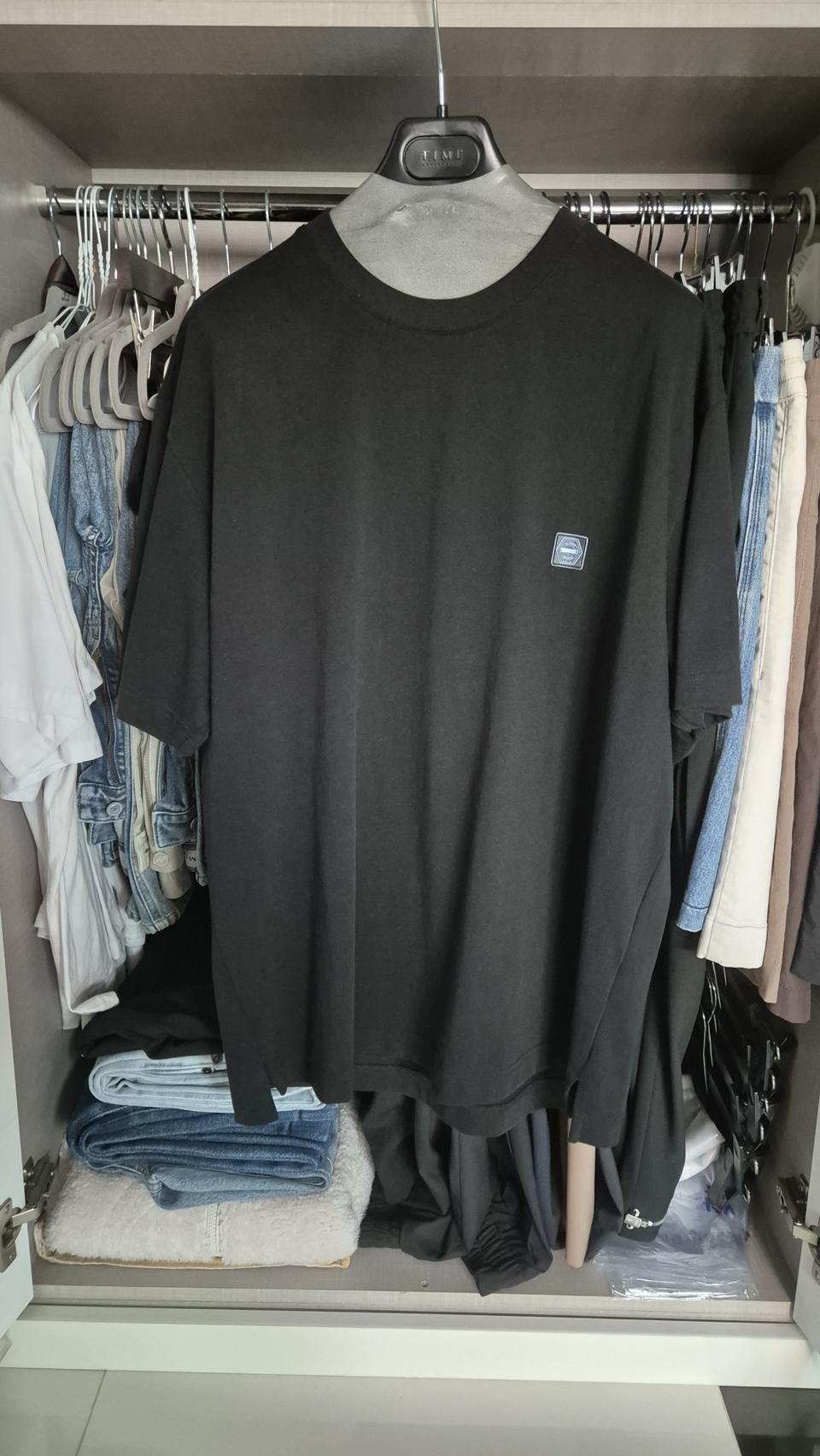 솔리드옴므 자수 백로고반팔