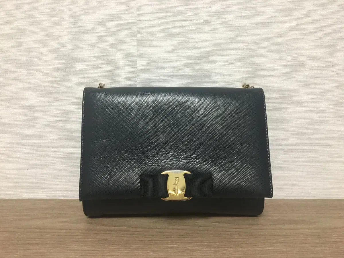 정품 페라가모 지니백