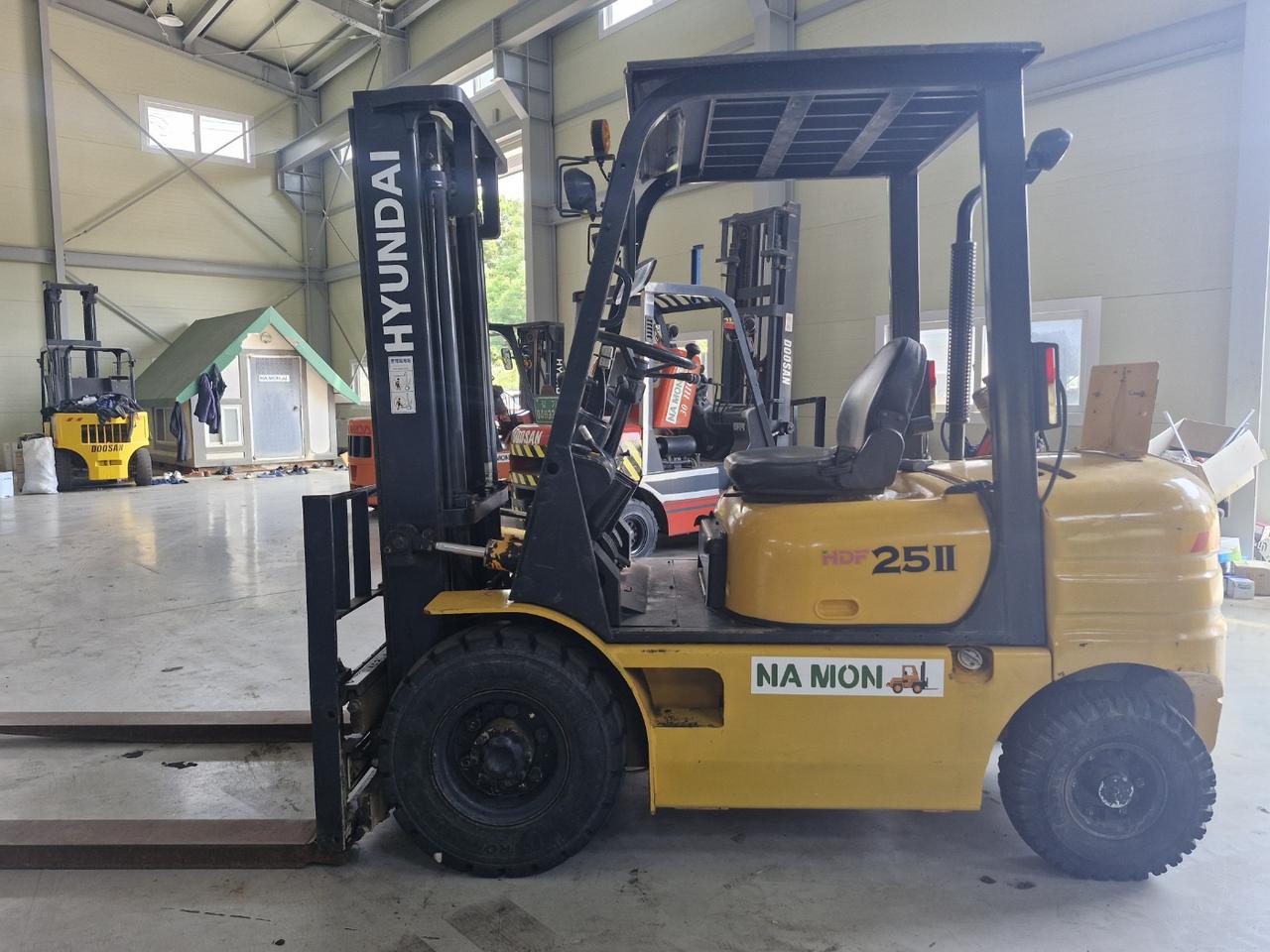 현대2.5톤 자동발  디젤지게차