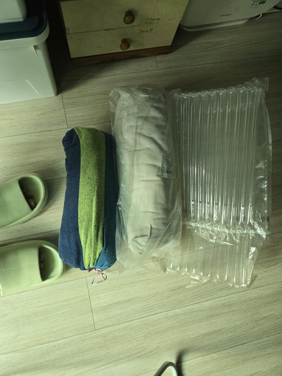 그내 침대 올해 많이 덥다고 들었는데 그늘 아래에서 휴식을