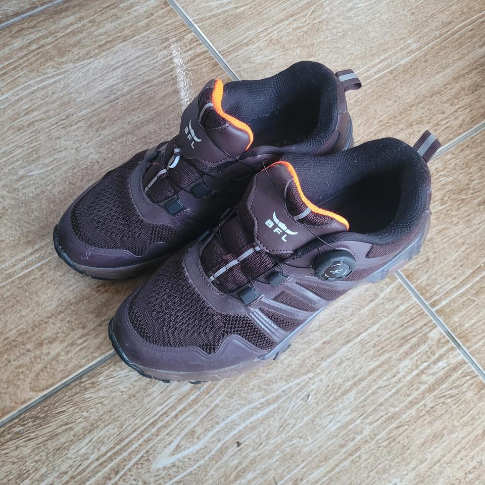 버팔로 트래킹화