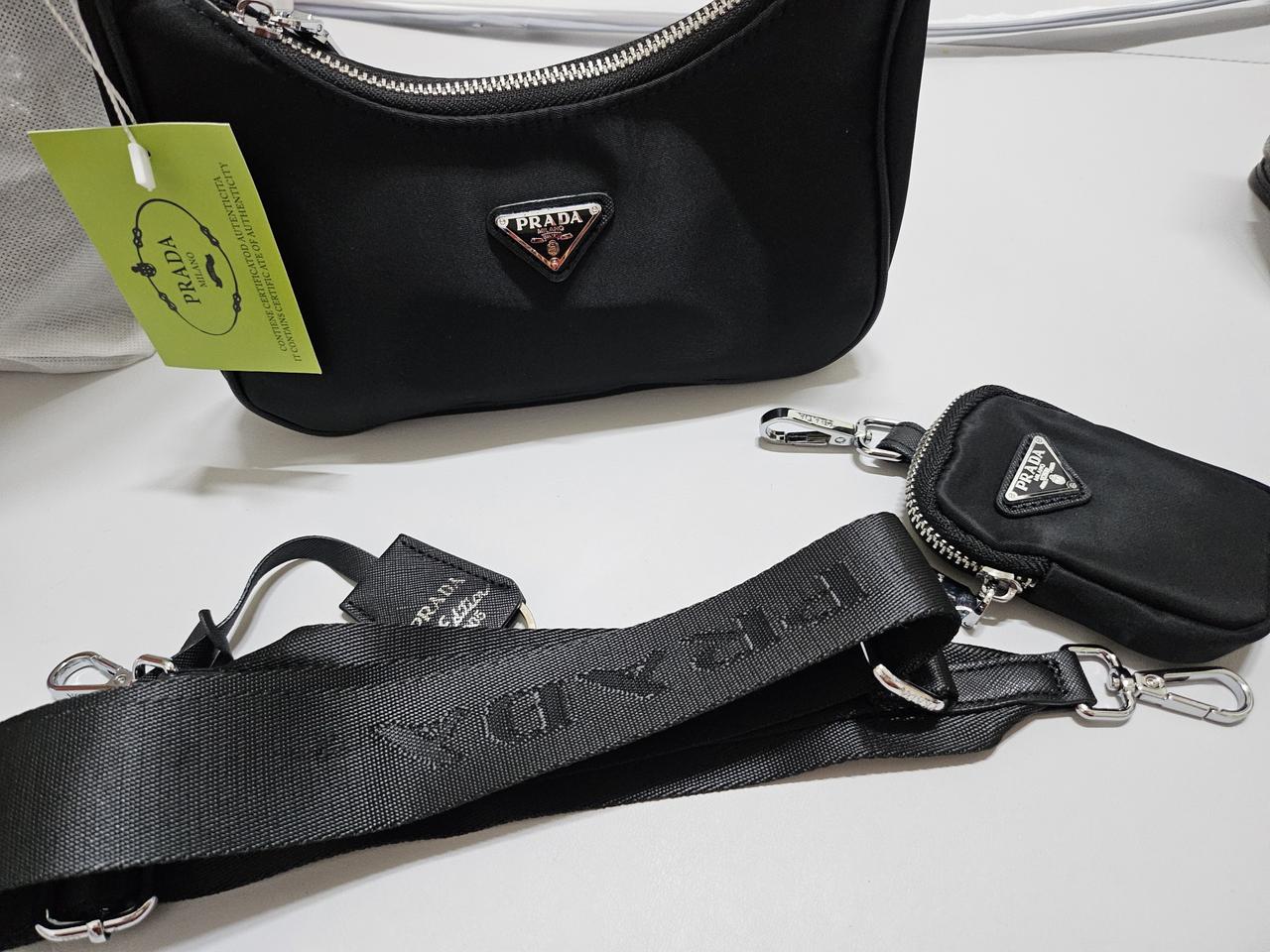 여성 프라다 크로스백 팔아요