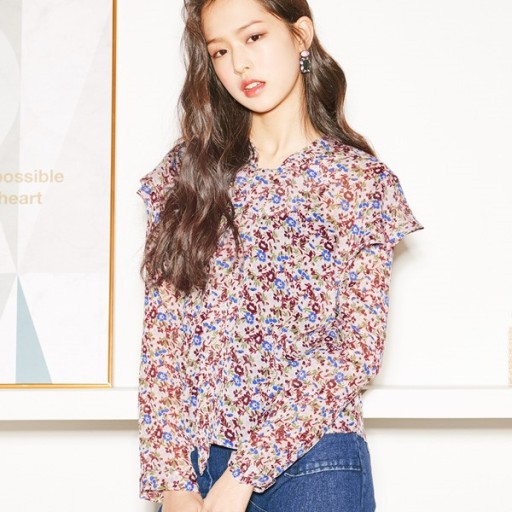 나인 러플 숄더 블라우스