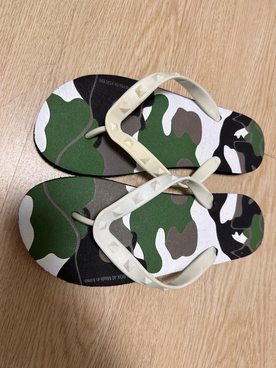 미사용 새상품)카모플라쥬 패턴 쪼리 슬리퍼  피서템 추천 250사이즈